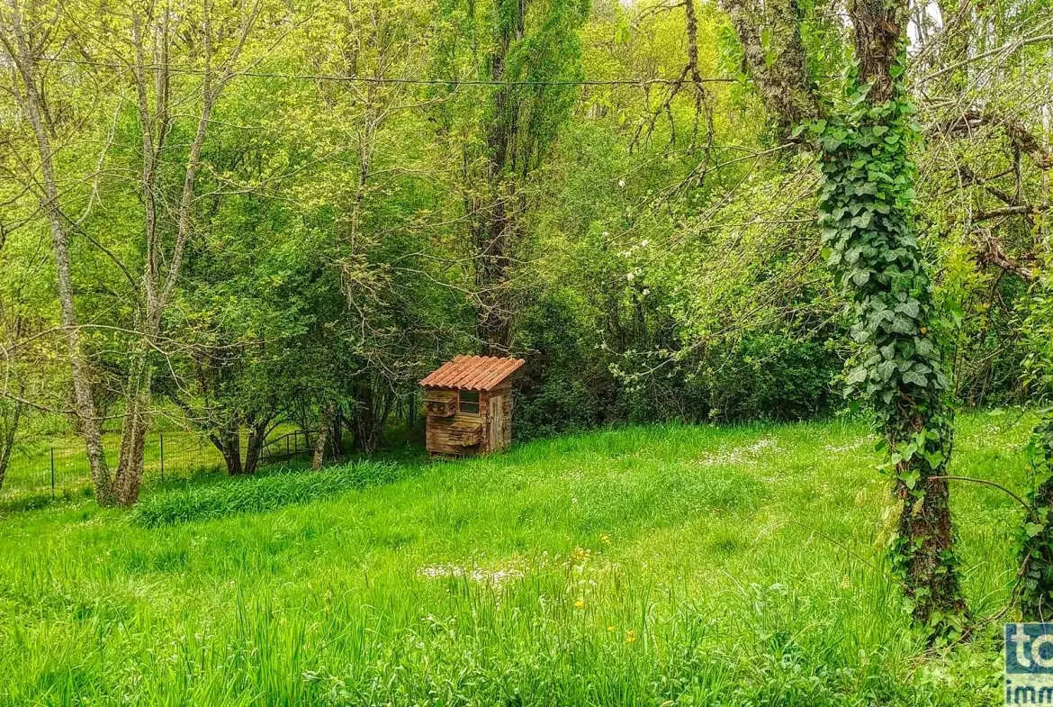 Charmante maison en pierre avec terrain fruitier à Boissières, proche Cahors 