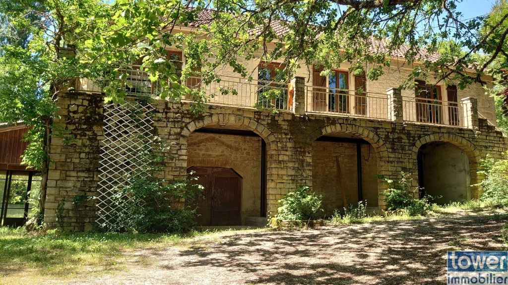 Charmante maison en pierre avec terrain fruitier à Boissières, proche Cahors