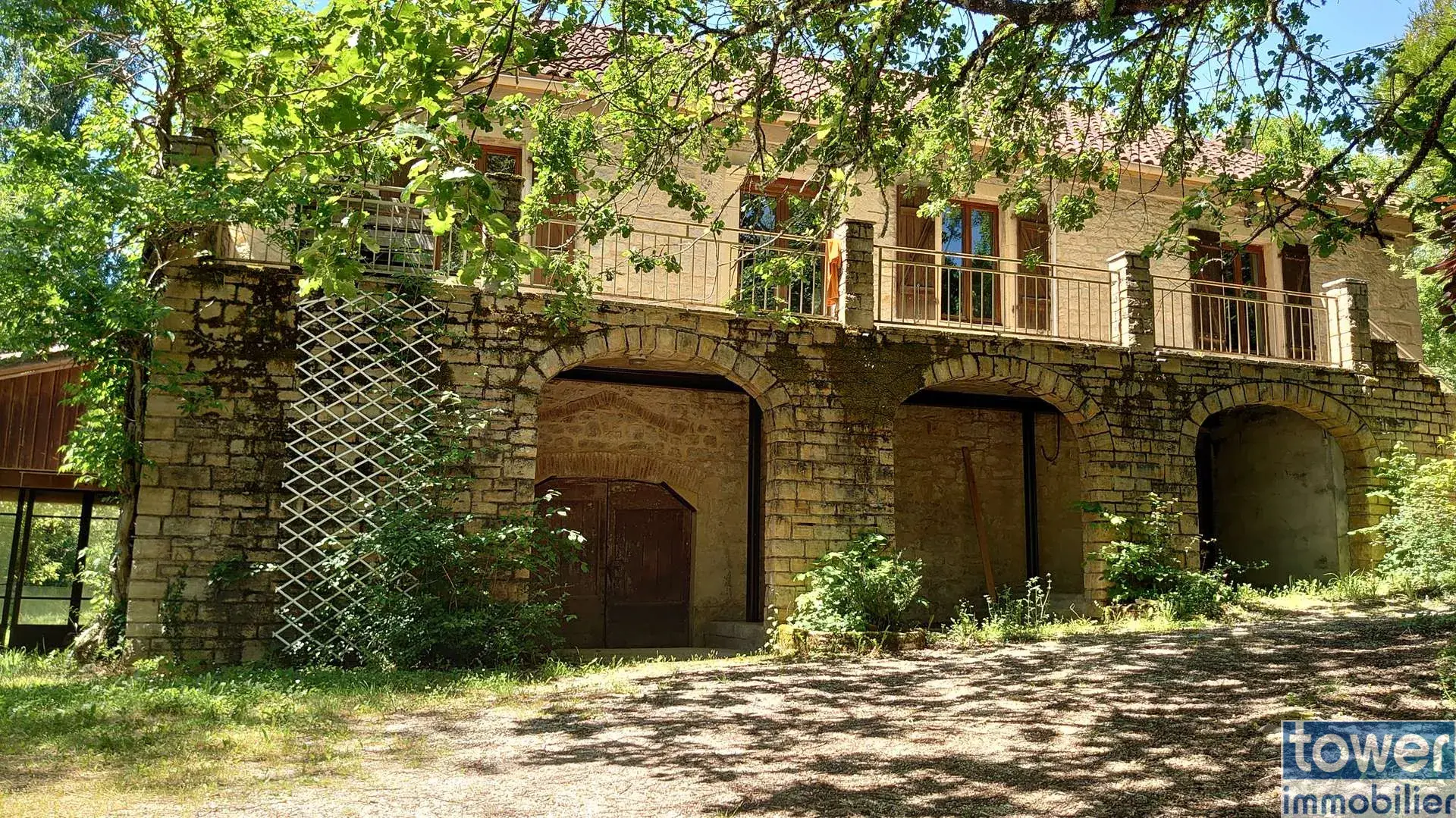 Charmante maison en pierre avec terrain fruitier à Boissières, proche Cahors 