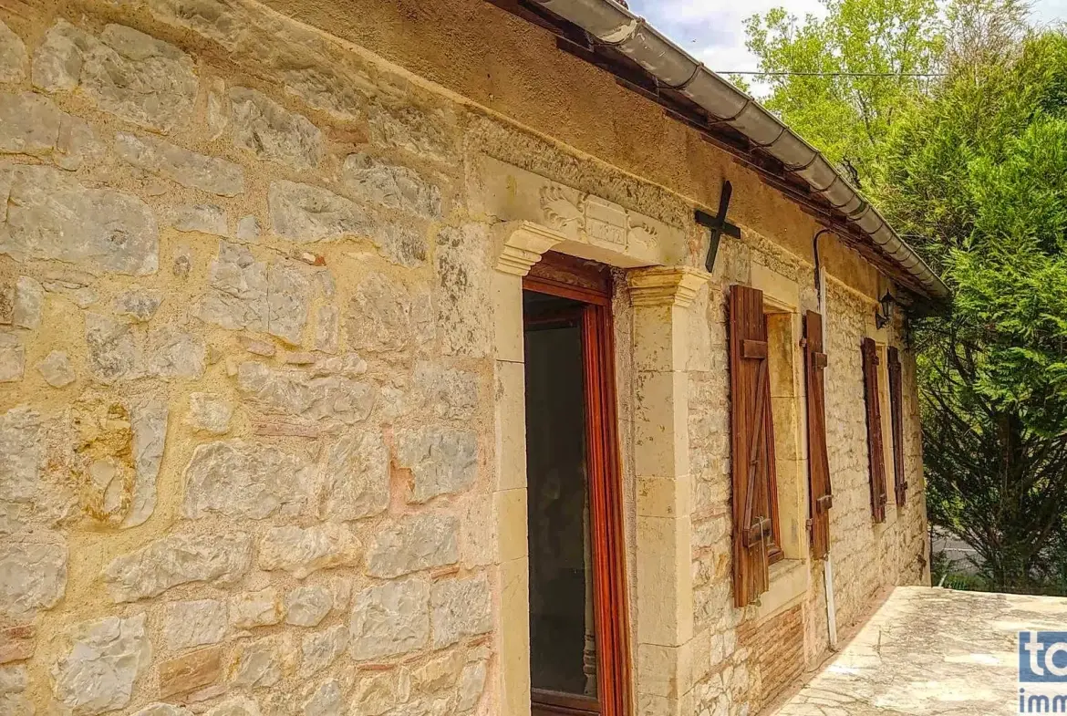 Charmante maison en pierre avec terrain fruitier à Boissières, proche Cahors 