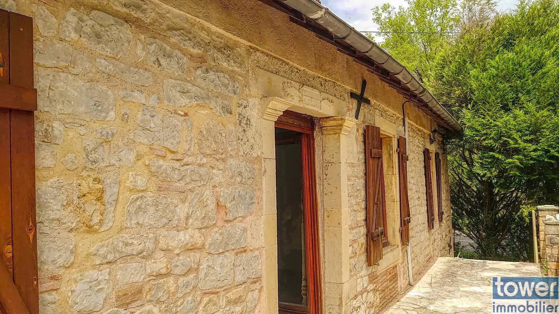 Charmante maison en pierre avec terrain fruitier à Boissières, proche Cahors 