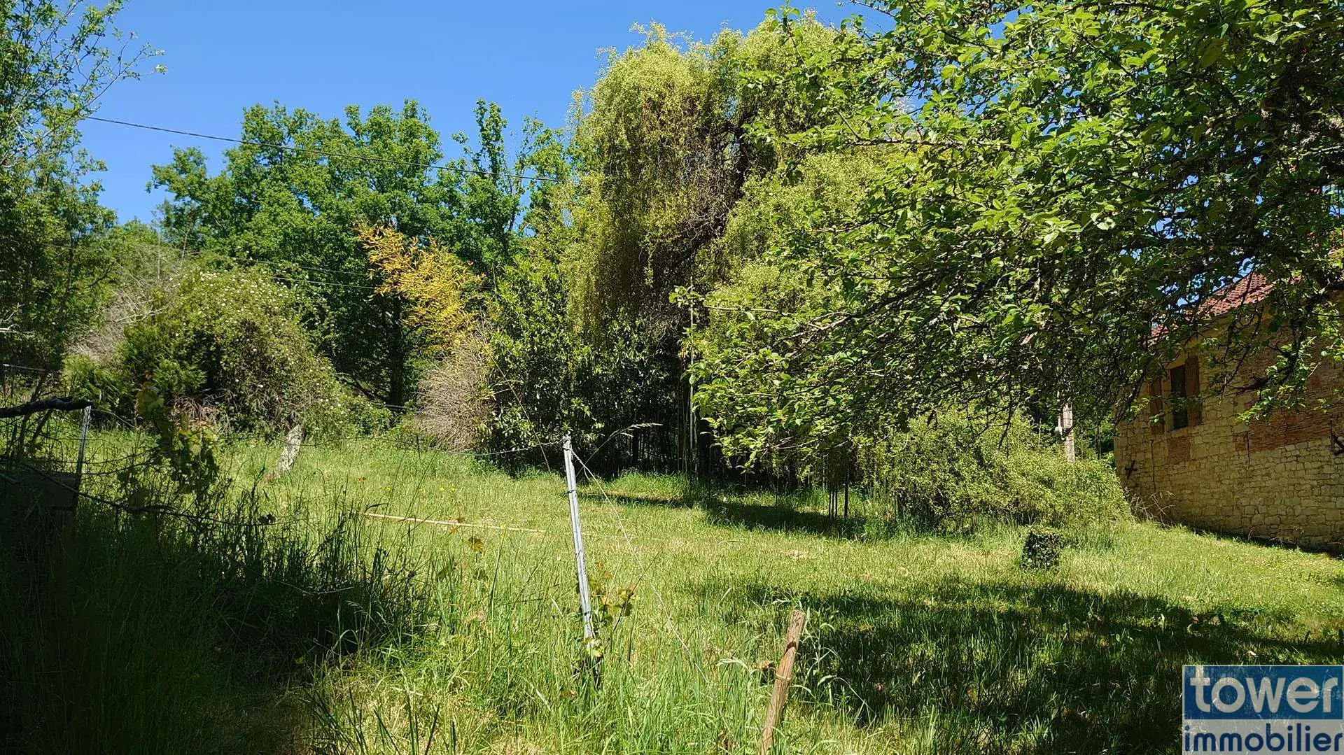 Charmante maison en pierre avec terrain fruitier à Boissières, proche Cahors 