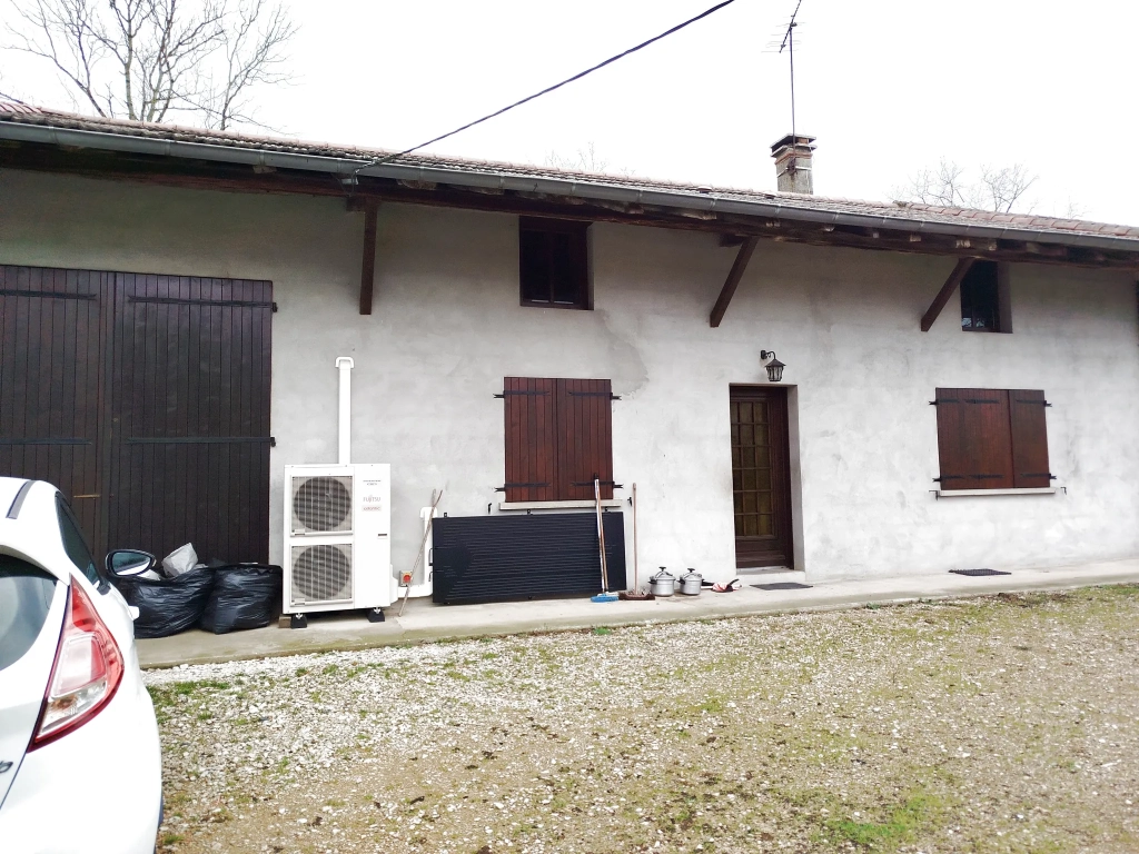 À vendre ferme rénovée de 120 m² à Cormoz, vue Revermont