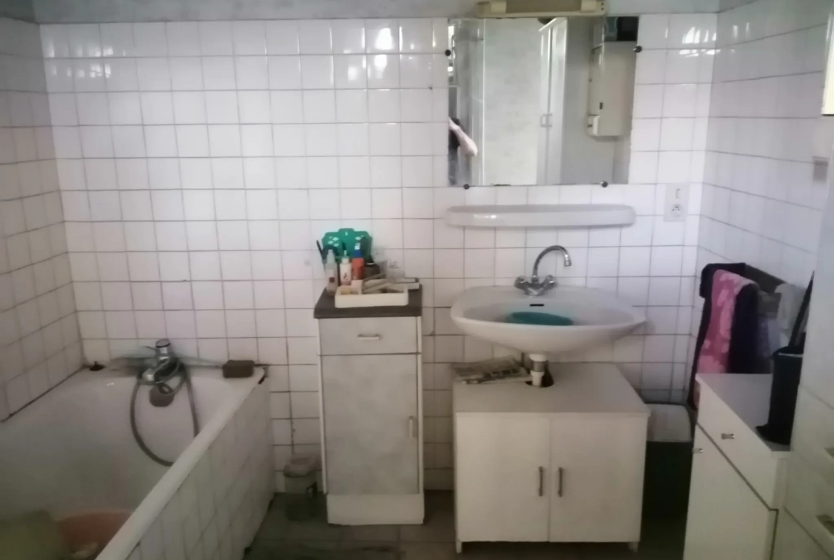 À vendre ferme rénovée de 120 m² à Cormoz, vue Revermont 