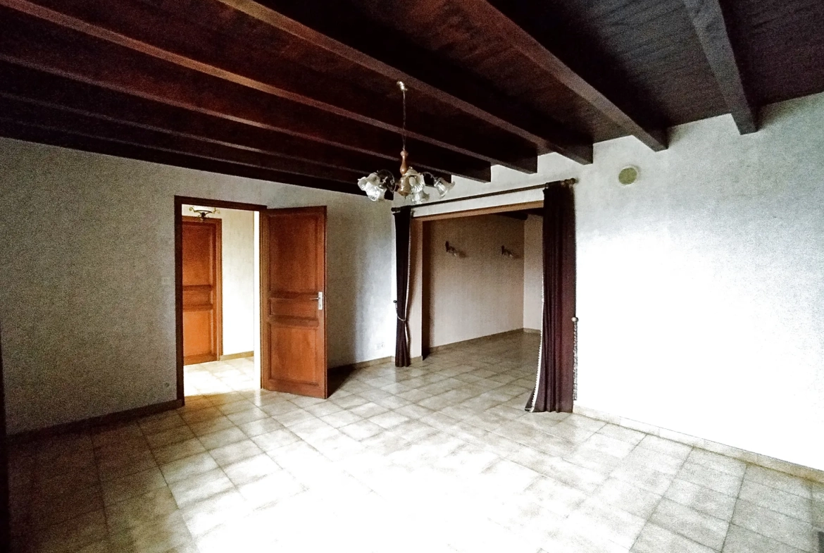 À vendre ferme rénovée de 120 m² à Cormoz, vue Revermont 