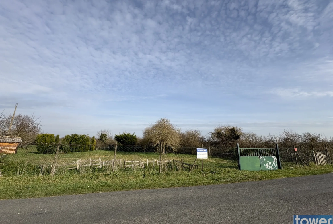 Terrain de loisir arboré de 1170 m² à Le Chay, idéal pour camping et vacances 