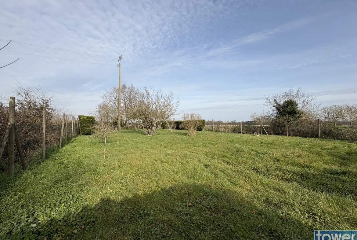 Terrain de loisir arboré de 1170 m² à Le Chay, idéal pour camping et vacances 