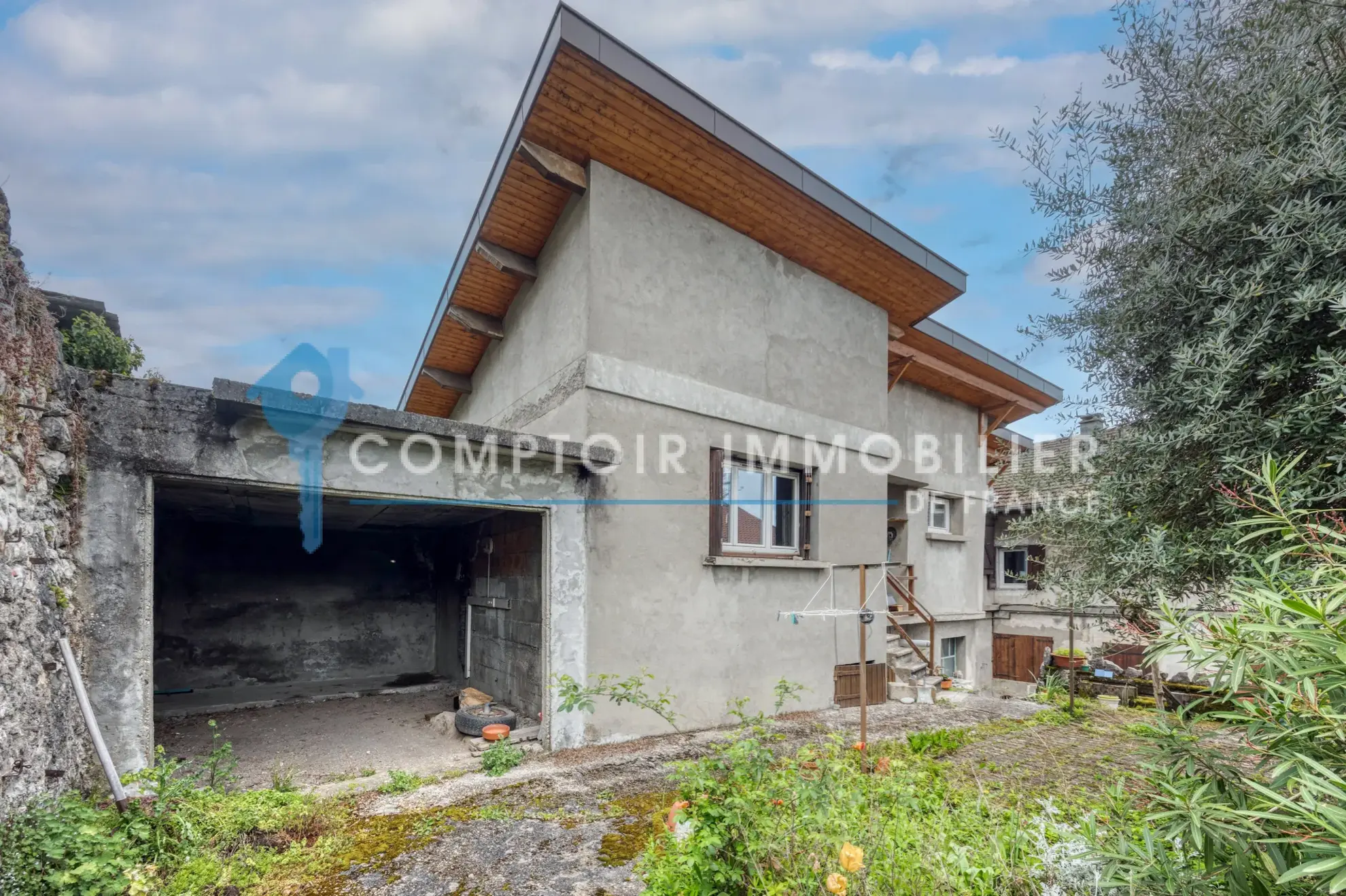 Ensemble immobilier à Biviers (38) – 116m² sur 264m² de terrain idéal pour investisseurs 