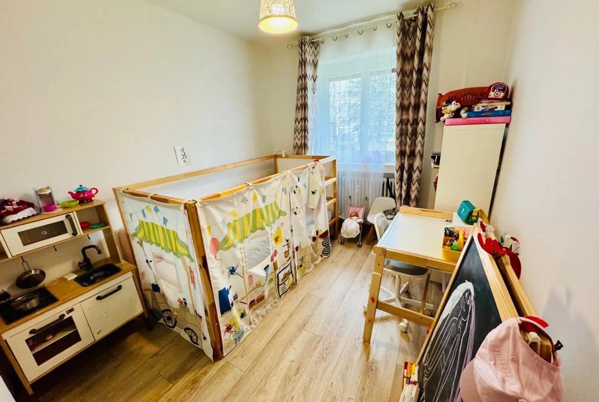 Appartement T4 à Grenoble, 92 m² rénové, proximité clinique Mutualiste 