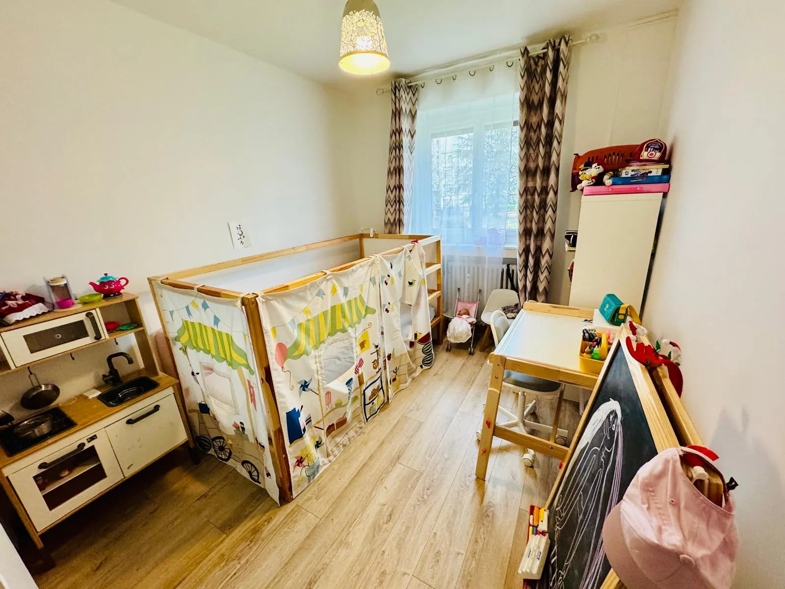 Appartement T4 à Grenoble, 92 m² rénové, proximité clinique Mutualiste 