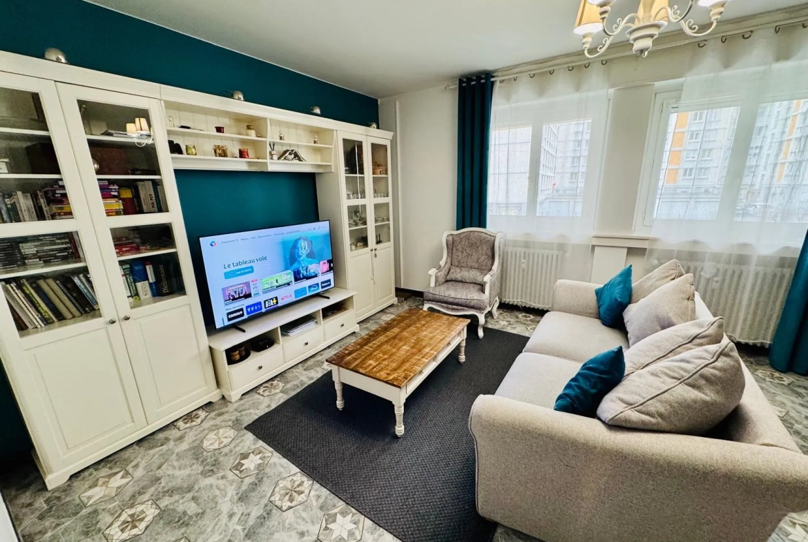 Appartement T4 à Grenoble, 92 m² rénové, proximité clinique Mutualiste 