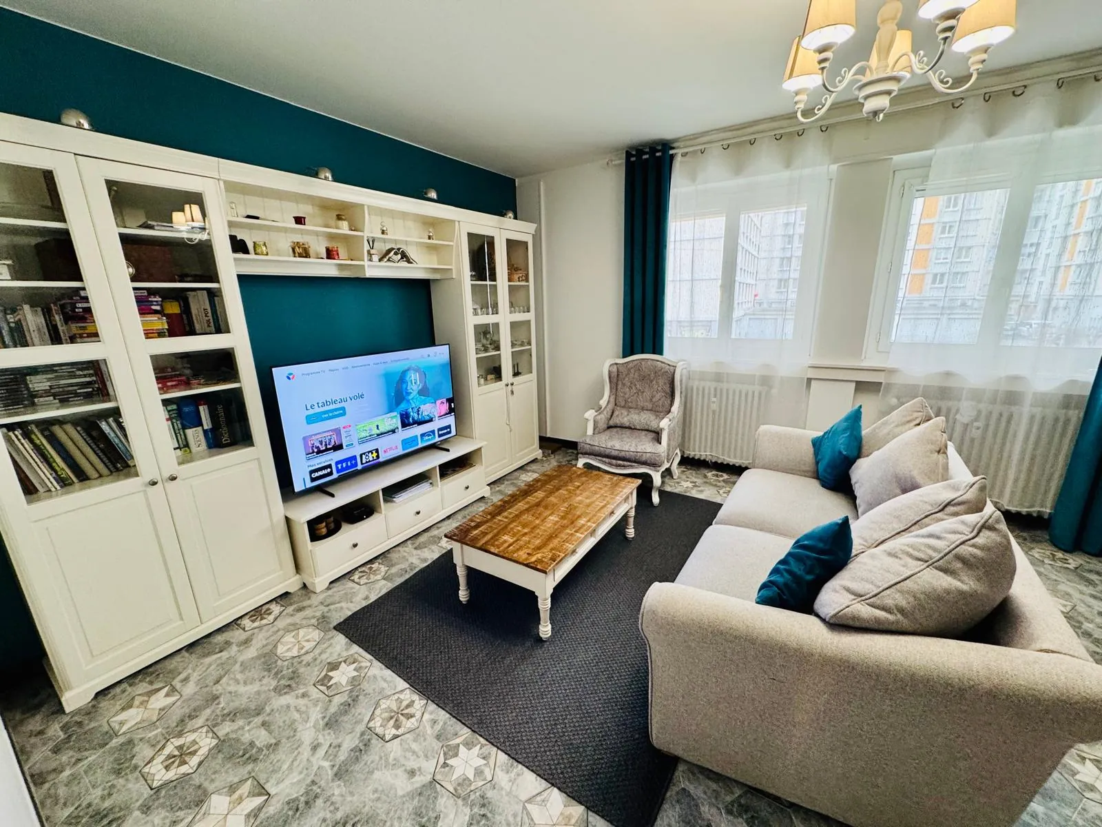 Appartement T4 à Grenoble, 92 m² rénové, proximité clinique Mutualiste 