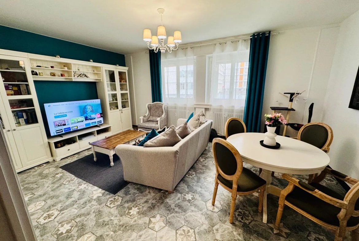 Appartement T4 à Grenoble, 92 m² rénové, proximité clinique Mutualiste 