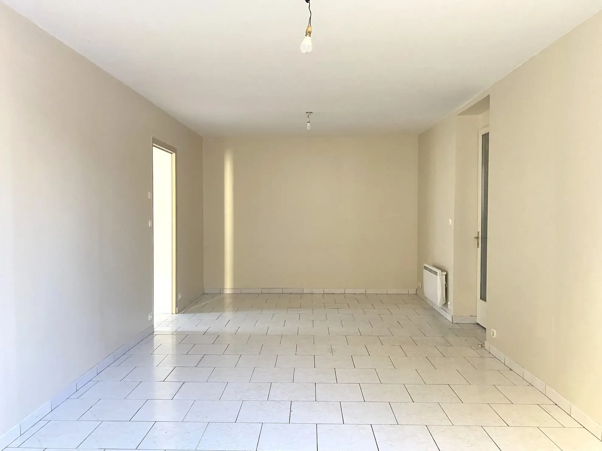Belle maison de ville à Courtenay avec jardin, dépendance et 3 chambres - secteur central 