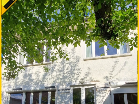 Charmante maison en pierres avec grand potentiel de rénovation à Saint-Symphorien