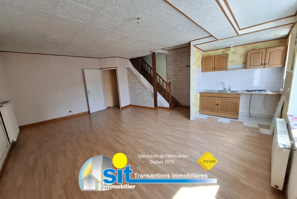 Maison de ville avec garage à Condrieu – 80 m², 2 chambres, secteur calme 