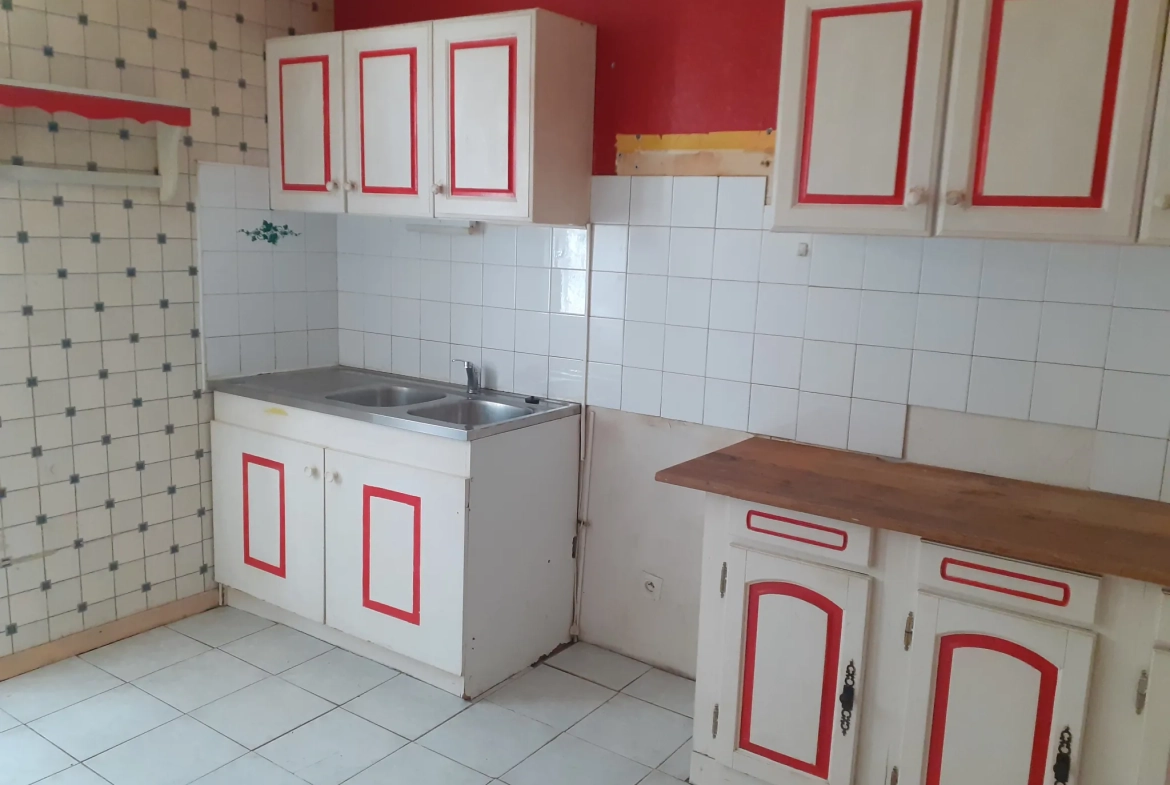 Maison duplex avec deux habitations, terrasse et jardinet au Bousquet d'Orb 