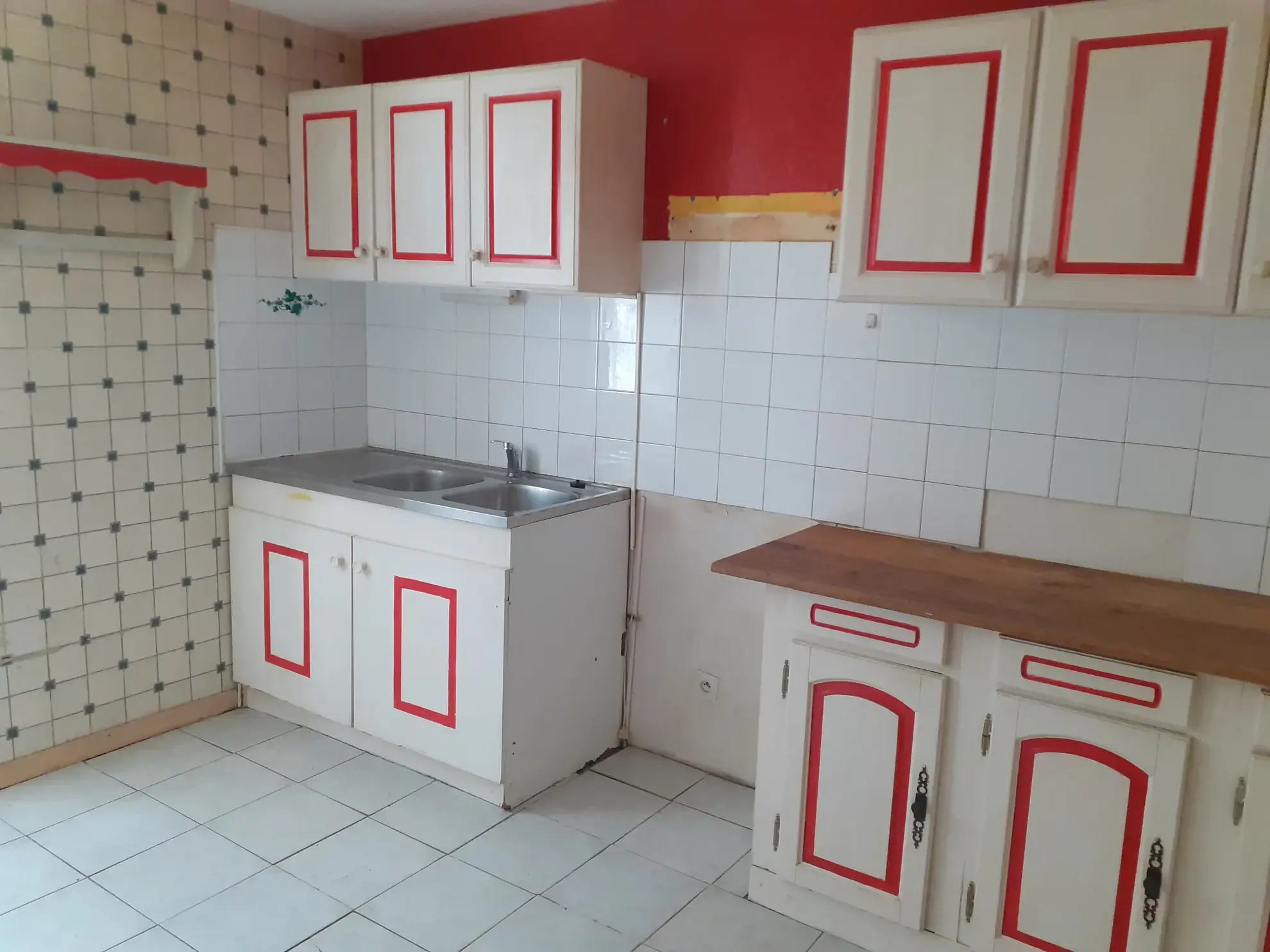 Maison duplex avec deux habitations, terrasse et jardinet au Bousquet d'Orb 