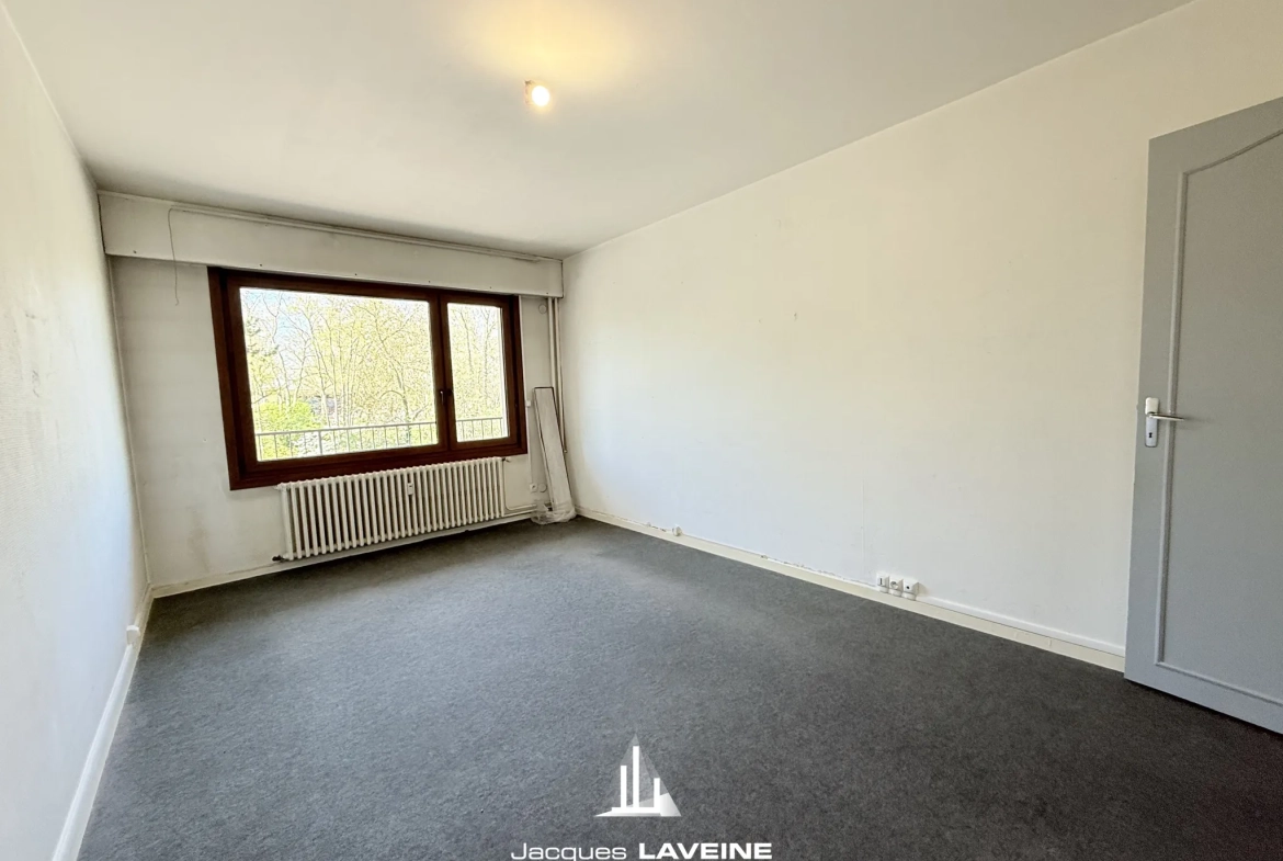 Appartement 3 pièces à Metz-Queuleu avec balcon, garage et cave 
