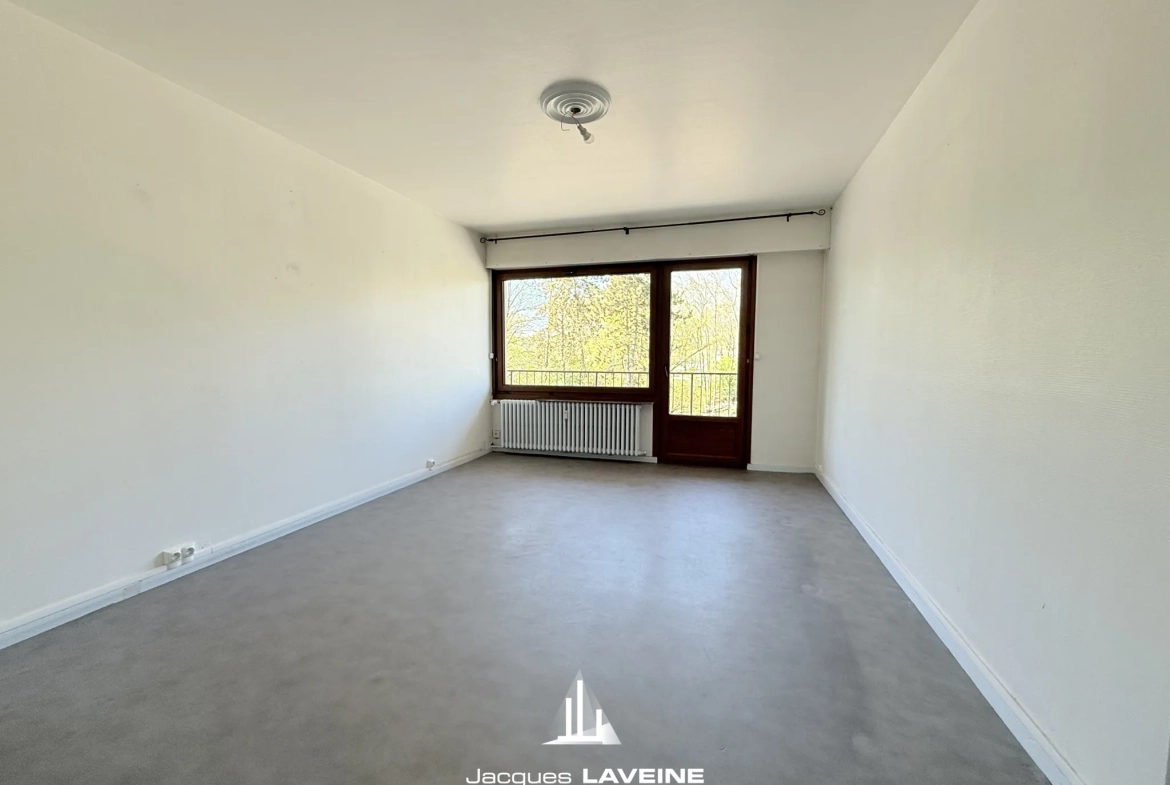 Appartement 3 pièces à Metz-Queuleu avec balcon, garage et cave 