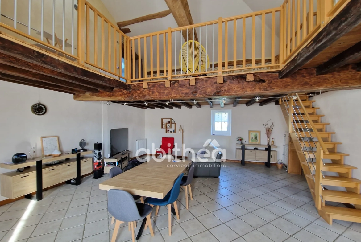 Belle maison de campagne sans vis-à-vis avec piscine à Suaux (16260) 