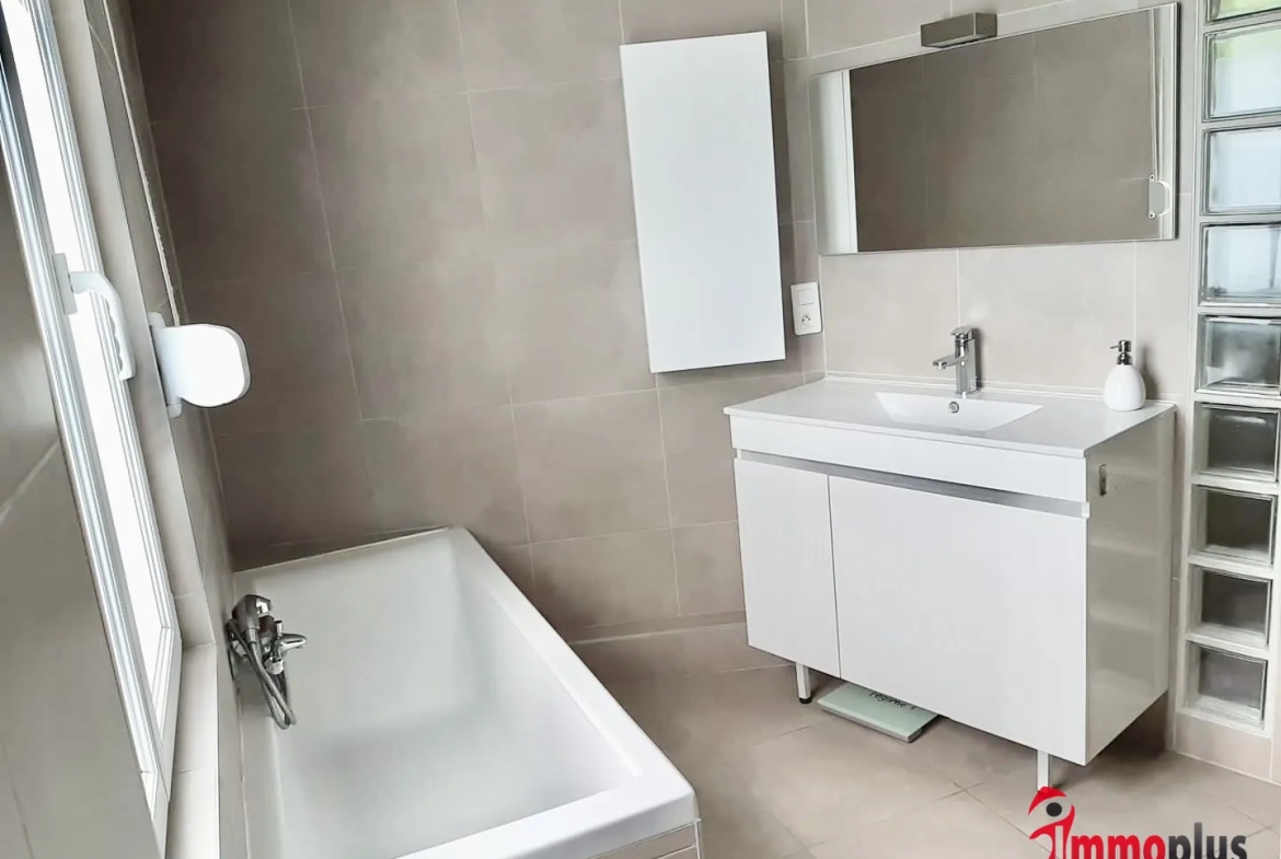 Spacieux appartement F4 rénové de 71 m² à Blotzheim avec parking et cave 