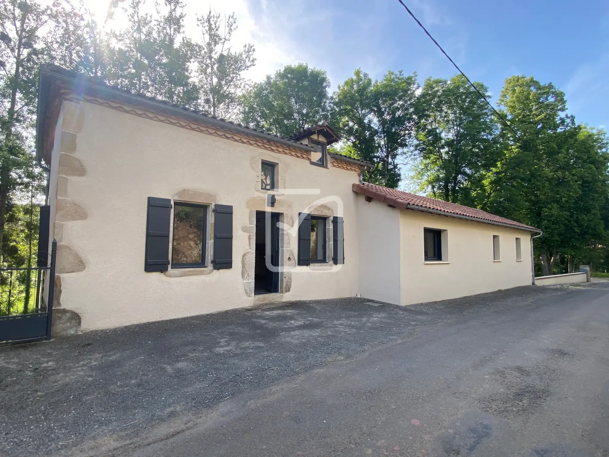 Maison rénovée avec jardin à Terrou dans le Lot 