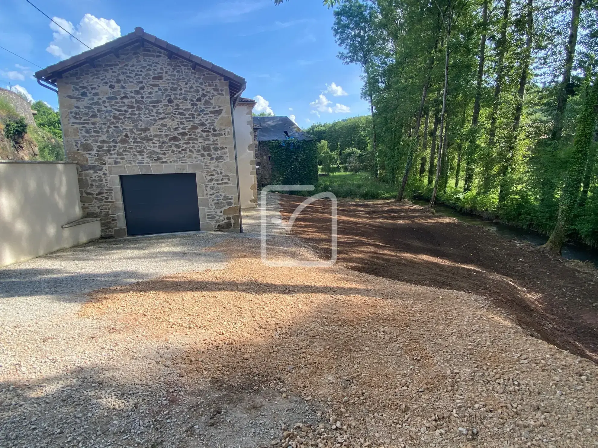 Maison rénovée avec jardin à Terrou dans le Lot 