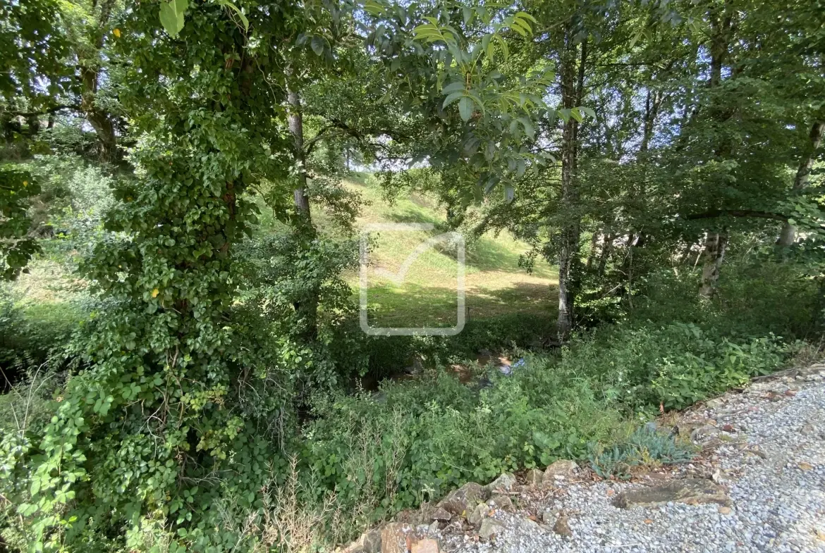 Maison rénovée avec jardin à Terrou dans le Lot 