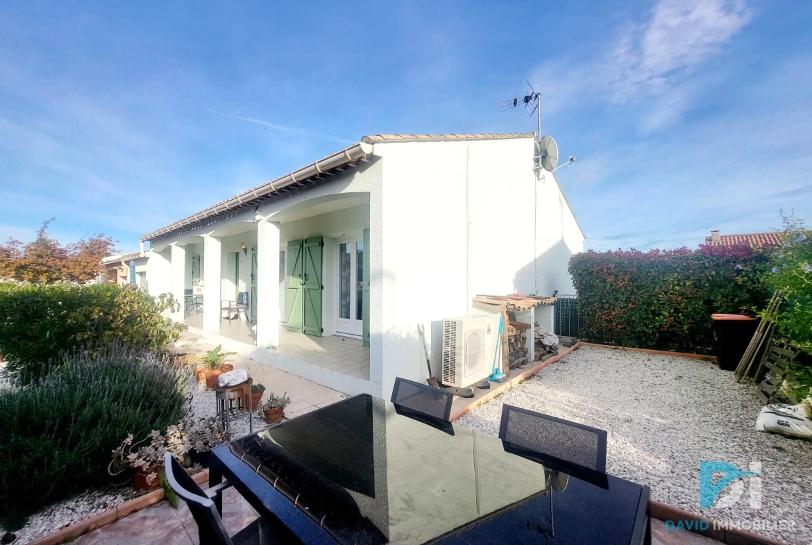 Villa de plain-pied avec piscine à Valros - 3 chambres, garage, économies d'énergie 