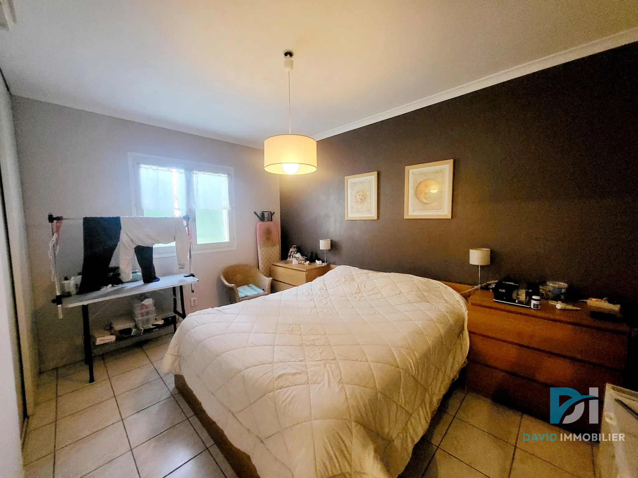 Villa de plain-pied avec piscine à Valros - 3 chambres, garage, économies d'énergie 