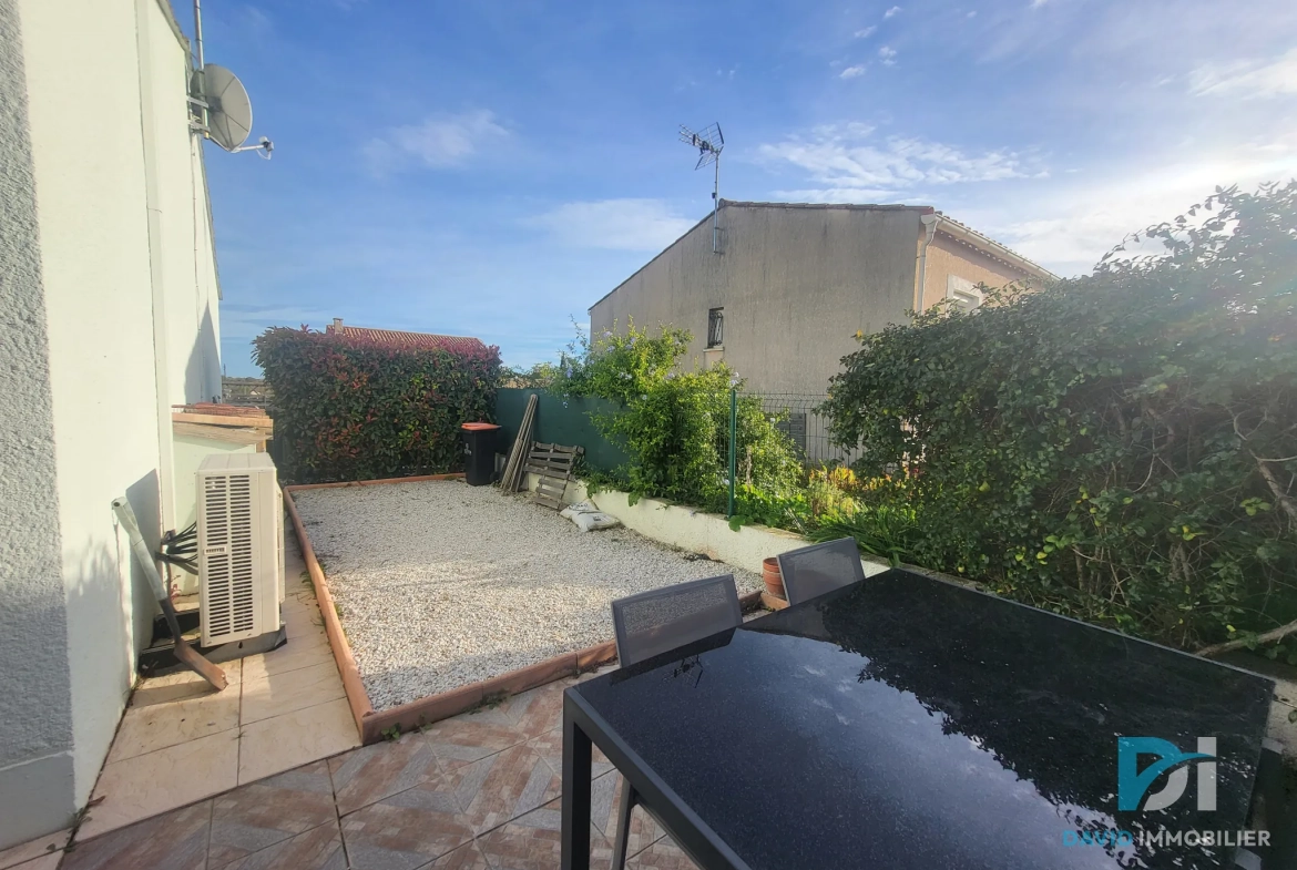 Villa de plain-pied avec piscine à Valros - 3 chambres, garage, économies d'énergie 