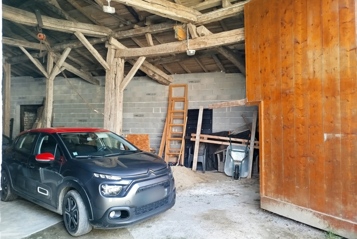Belle longère en pierre à Soussac avec grand jardin et potentiel de projet immobilier 