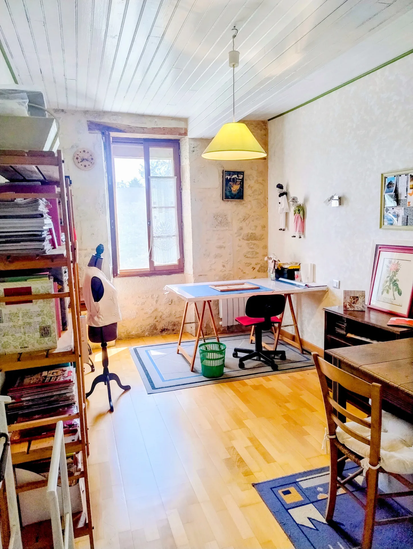 Belle longère en pierre à Soussac avec grand jardin et potentiel de projet immobilier 