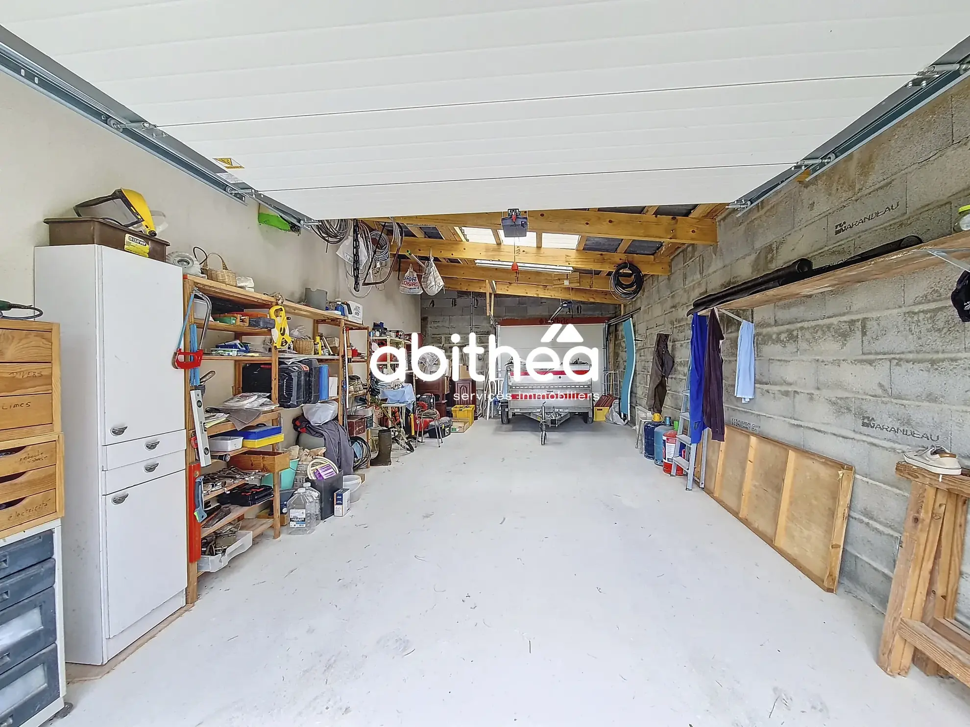 Maison spacieuse de 180 m² avec terrain constructible à Saint-Ciers du Taillon 