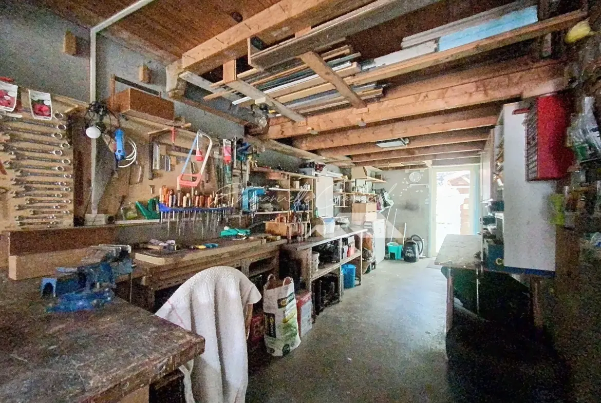 Belle maison de 4 chambres de 113 m² à Millau avec garage et terrasses 