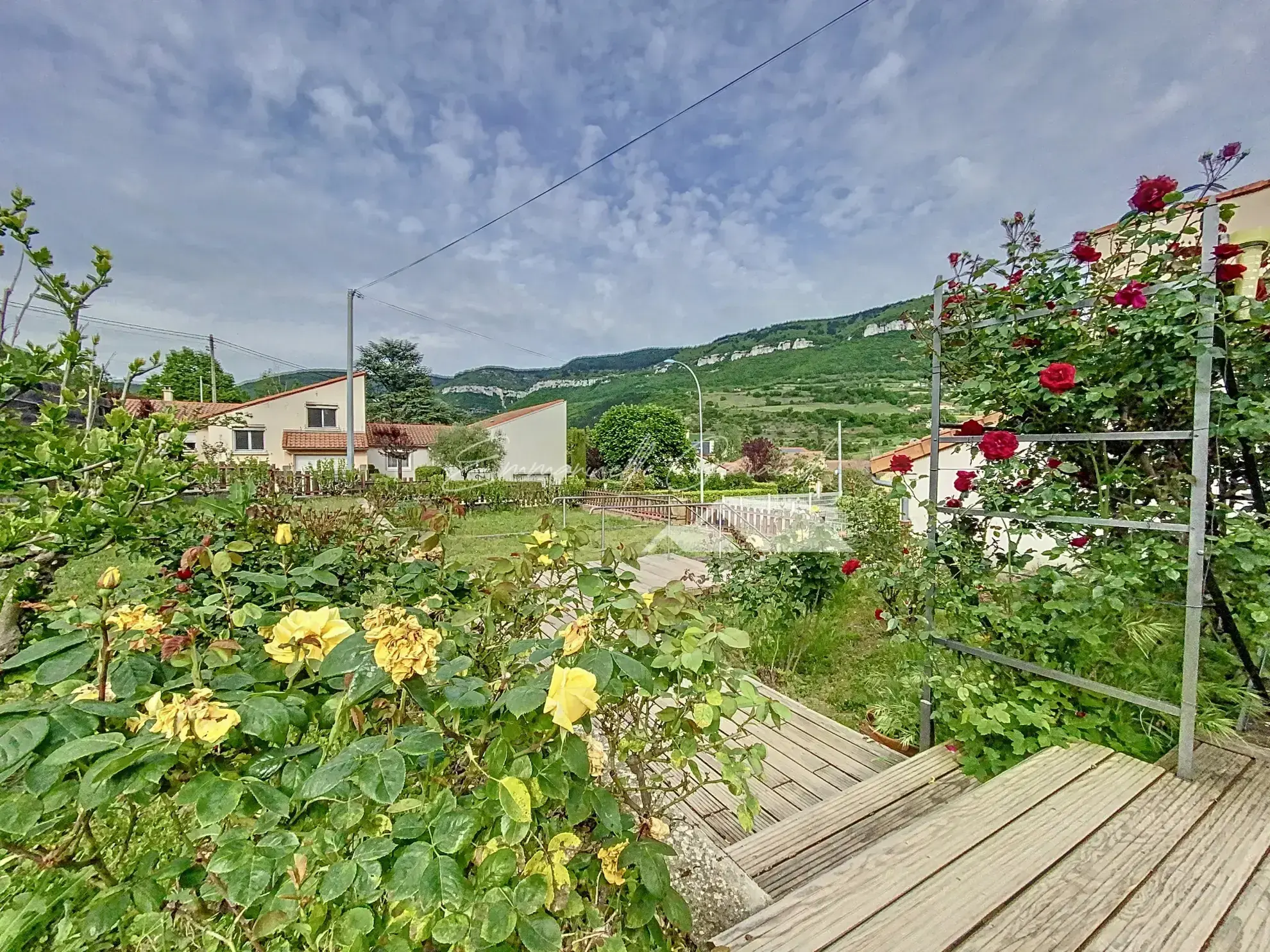 Belle maison de 4 chambres de 113 m² à Millau avec garage et terrasses 