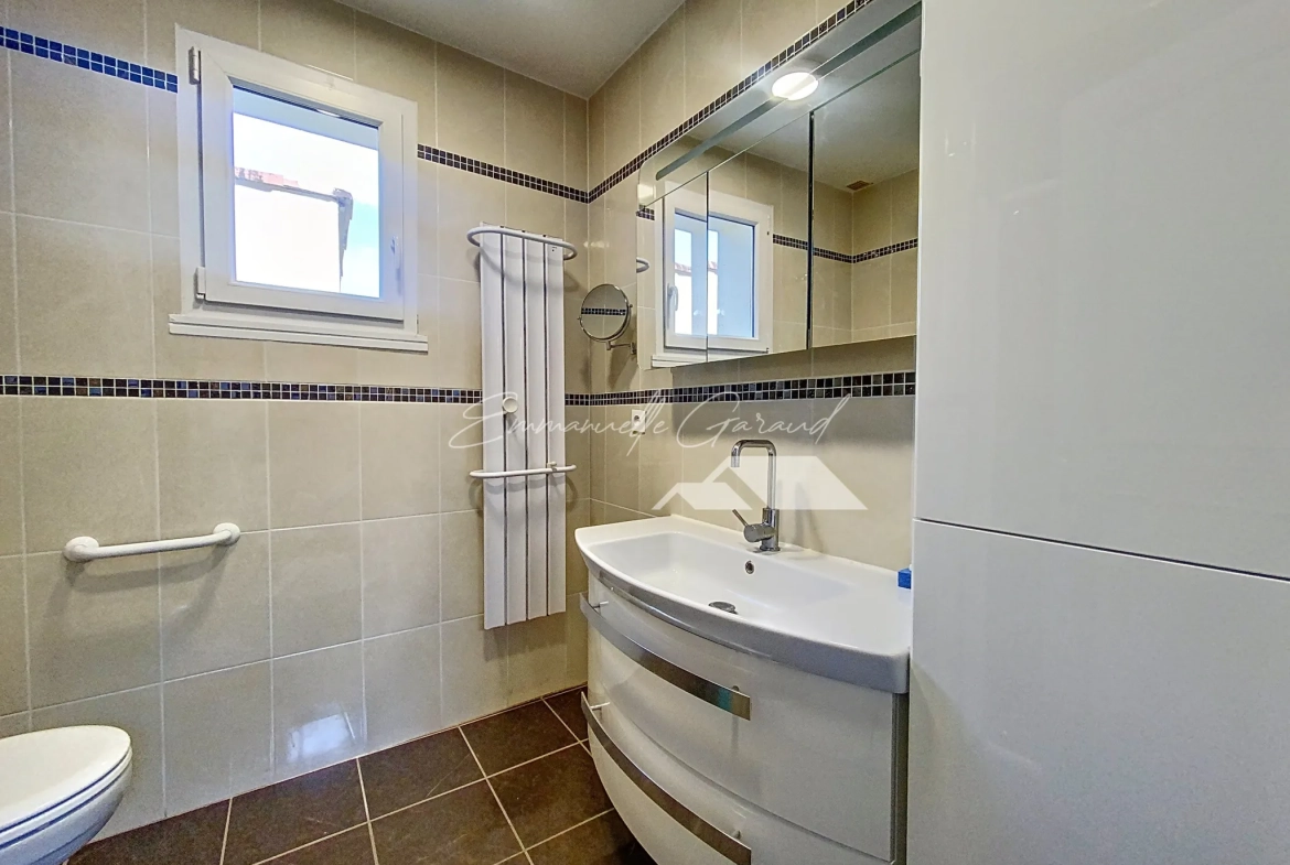 Belle maison de 4 chambres de 113 m² à Millau avec garage et terrasses 