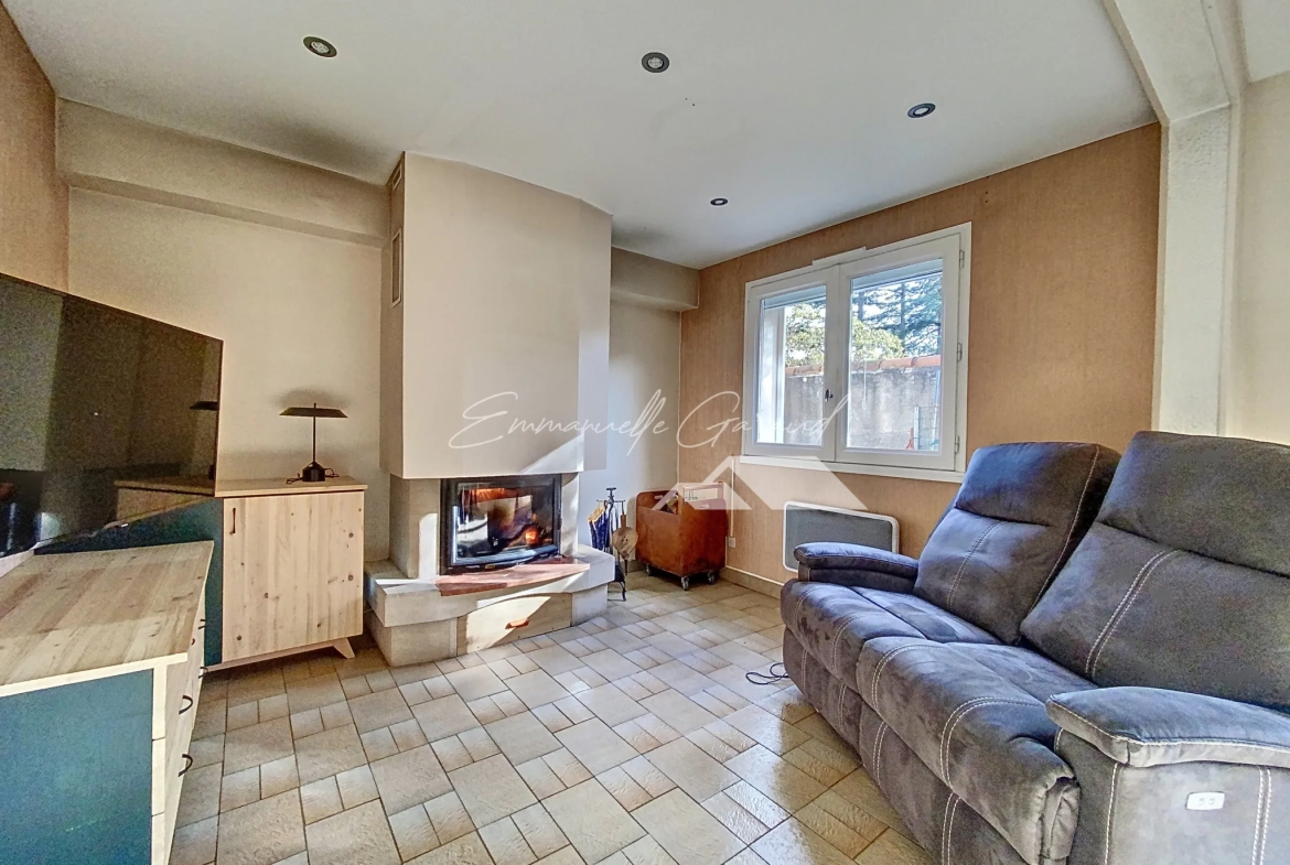 Belle maison de 4 chambres de 113 m² à Millau avec garage et terrasses 