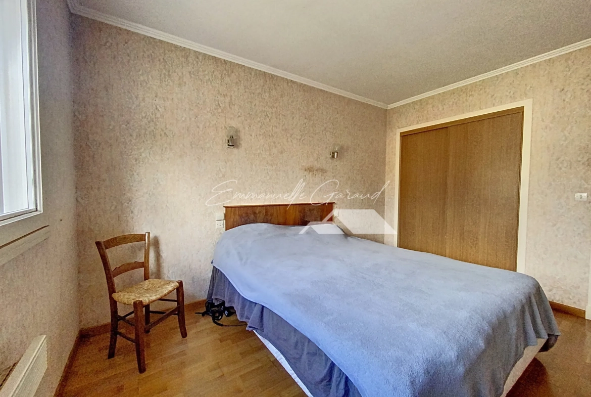 Belle maison de 4 chambres de 113 m² à Millau avec garage et terrasses 