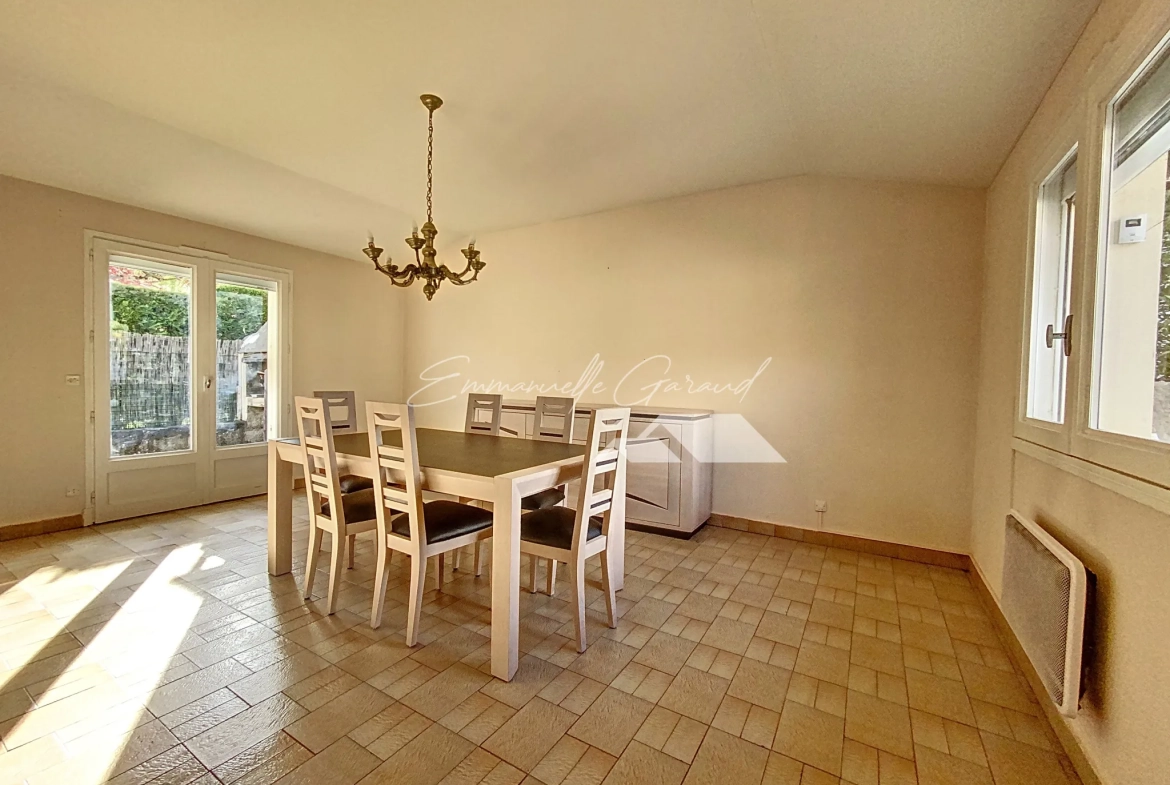 Belle maison de 4 chambres de 113 m² à Millau avec garage et terrasses 