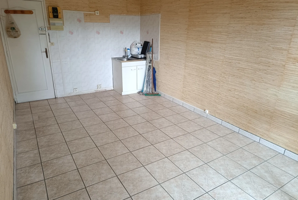 Chambre de service avec jardinet à La Celle-Saint-Cloud - Investissement ou pied-à-terre 