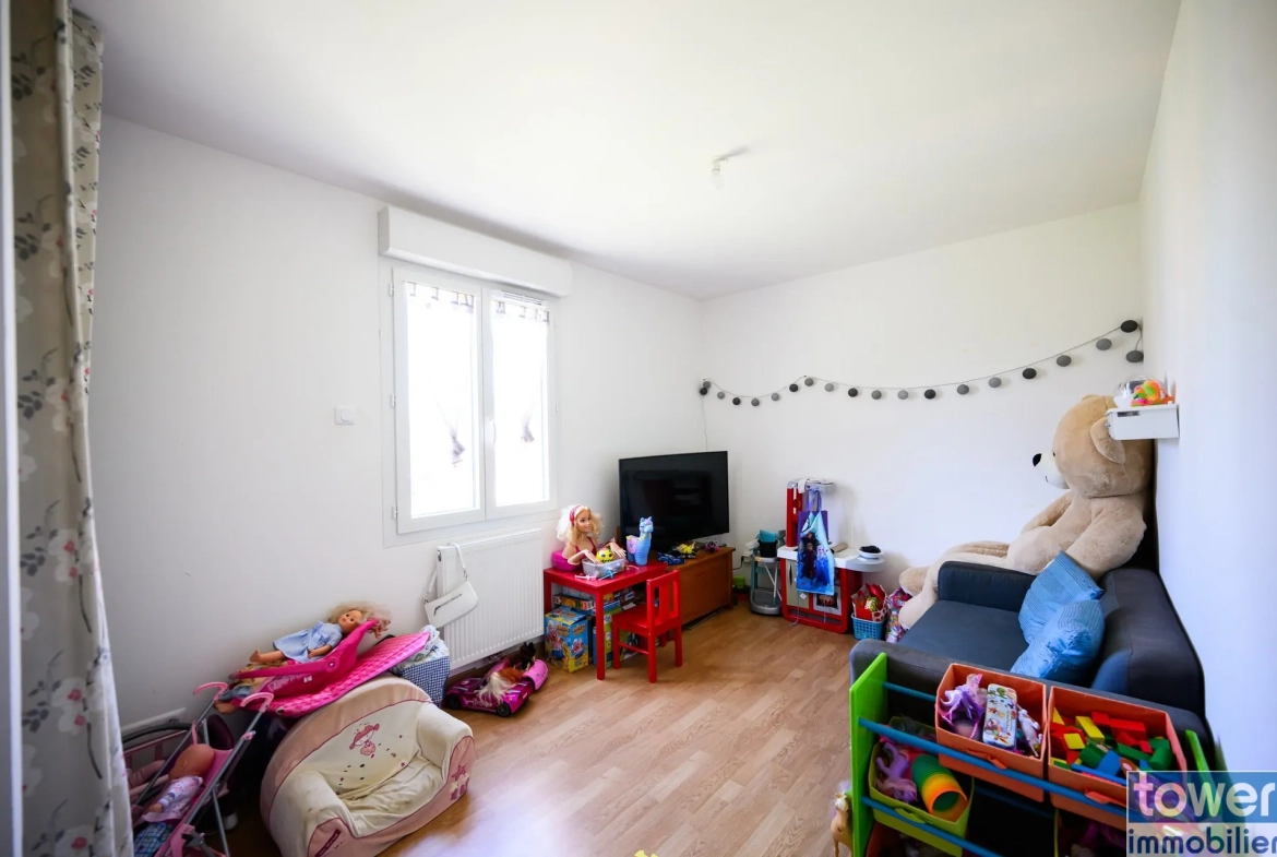 Maison familiale récente avec 4 chambres à Lavernose-Lacasse 