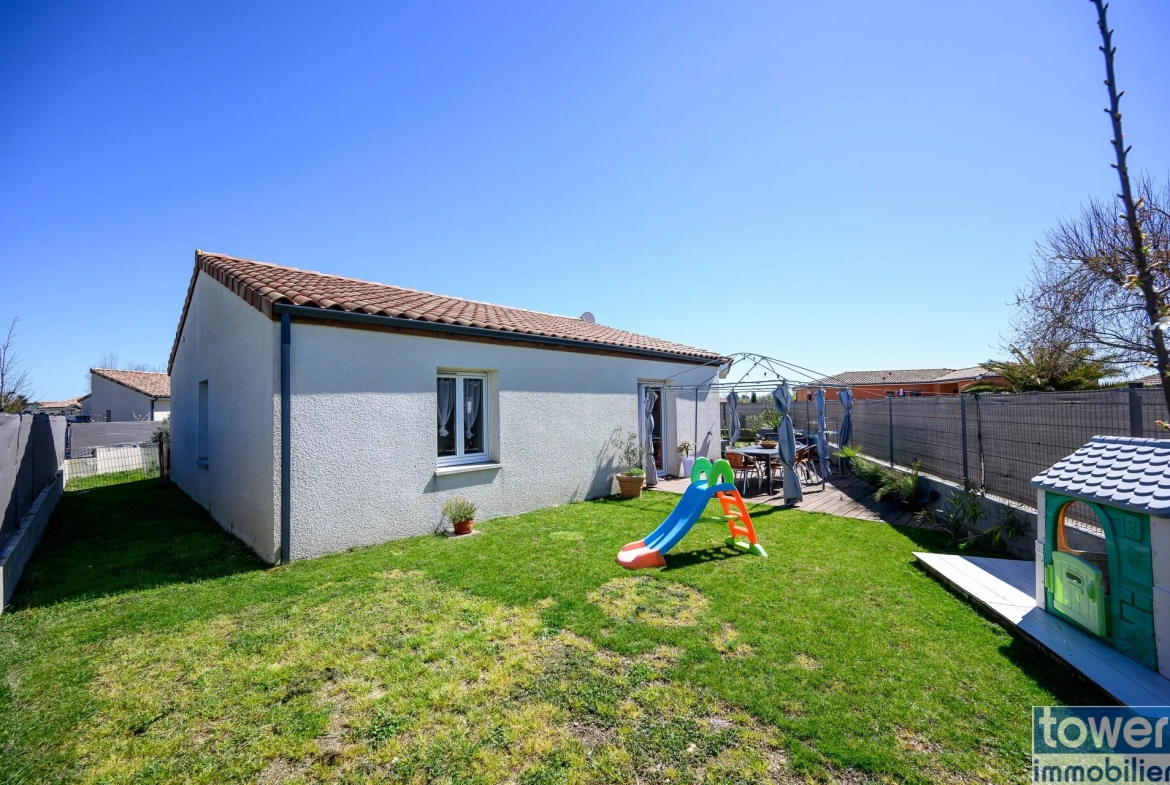 Maison familiale récente avec 4 chambres à Lavernose-Lacasse 