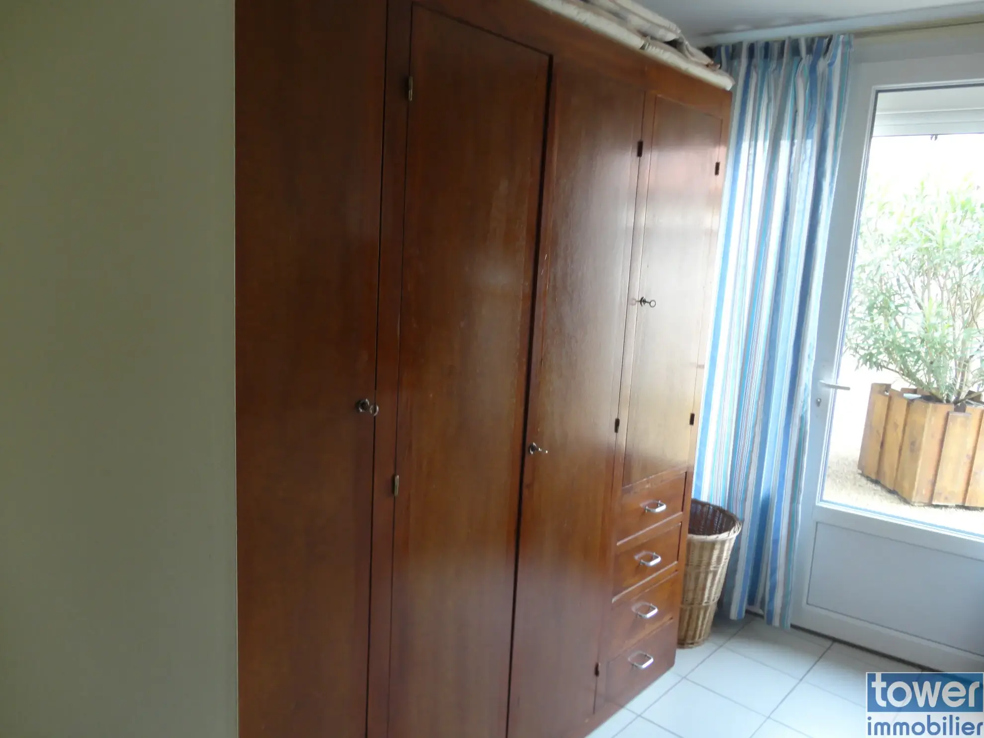 À vendre maison de 170 m² au cœur de Saint Jean d'Angély avec 5 chambres et cave 