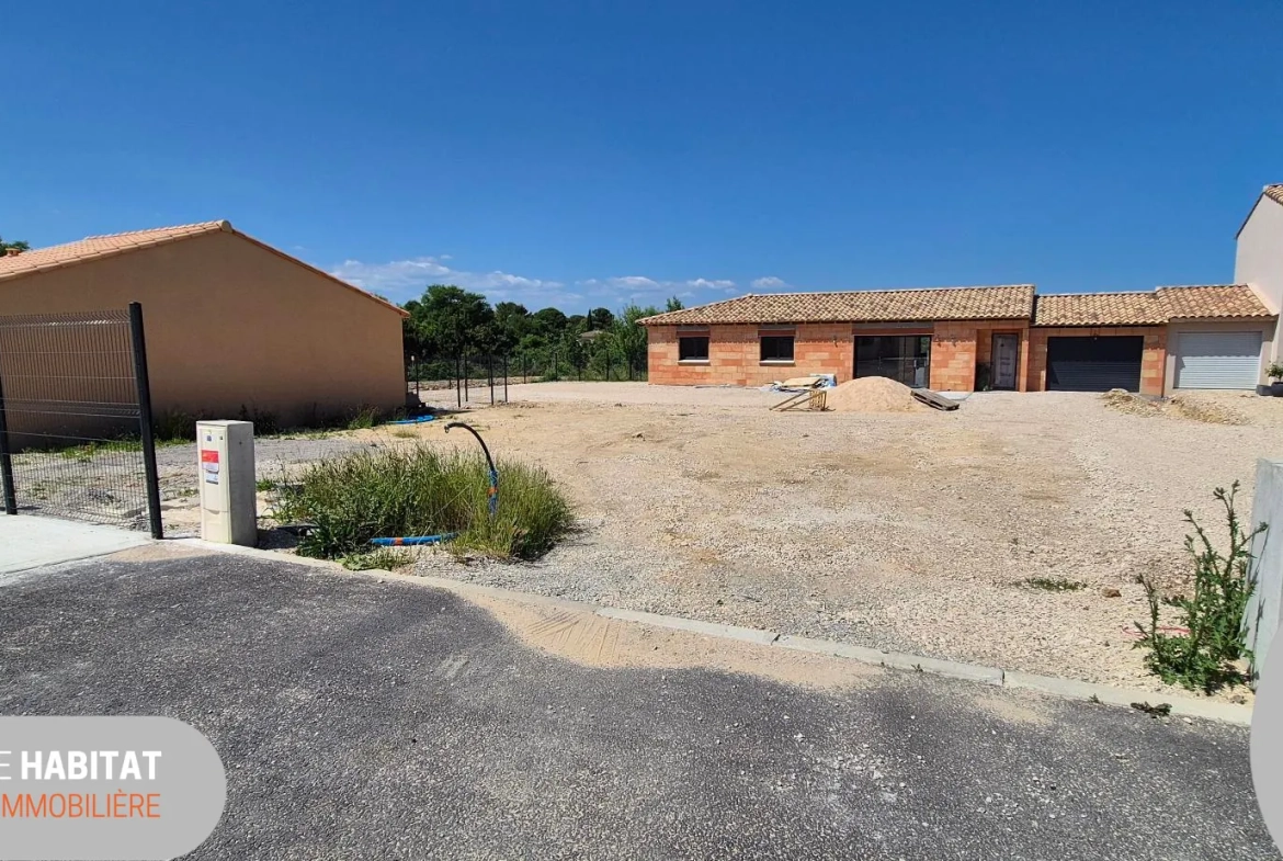 Terrain à bâtir de 365 m² à Villevieille, entièrement viabilisé 