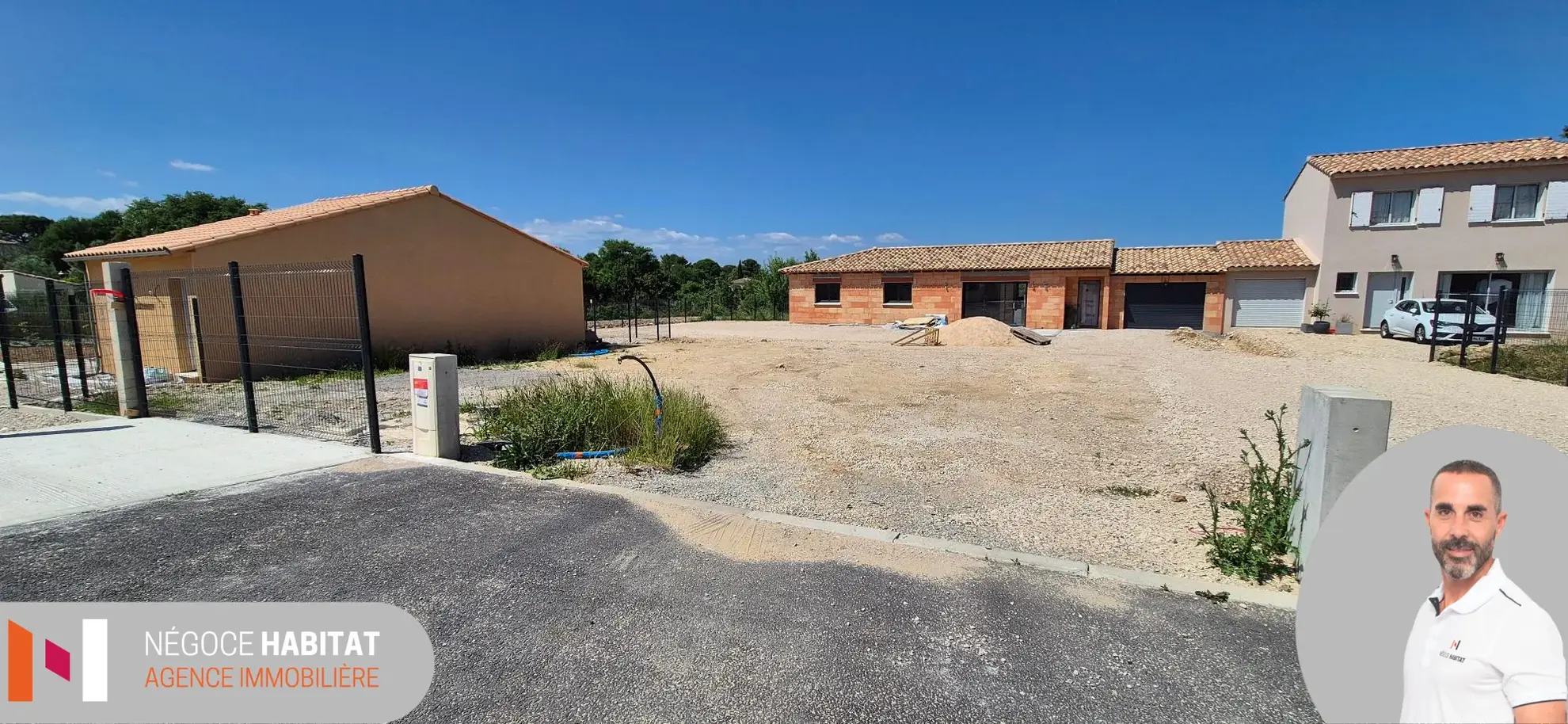 Terrain à bâtir de 365 m² à Villevieille, entièrement viabilisé 