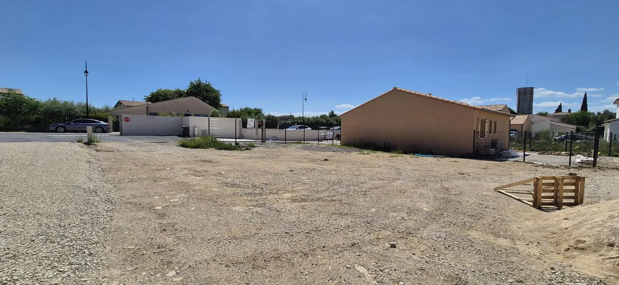 Terrain à bâtir de 365 m² à Villevieille, entièrement viabilisé 