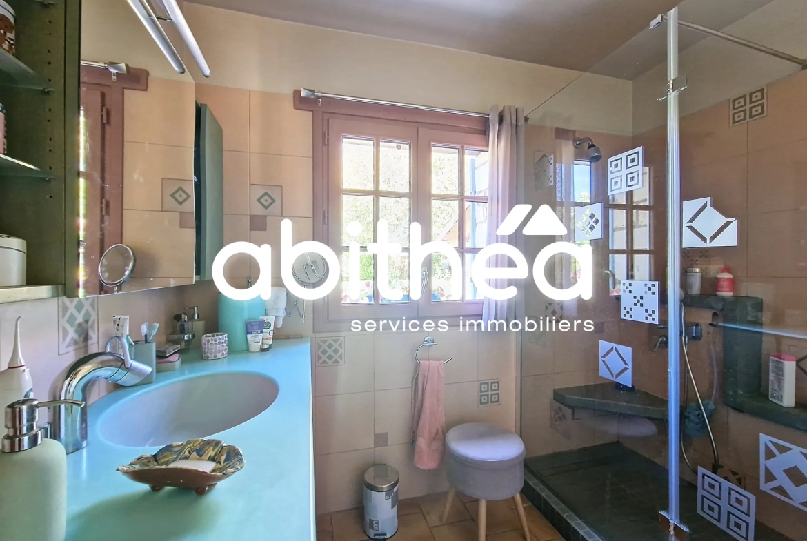 Maison charentaise avec 4 chambres, piscine, garage à Bois 
