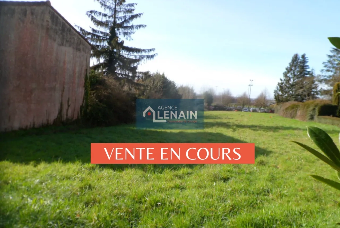 Terrain à bâtir de 721 m² à Pouzauges, proche commerces 